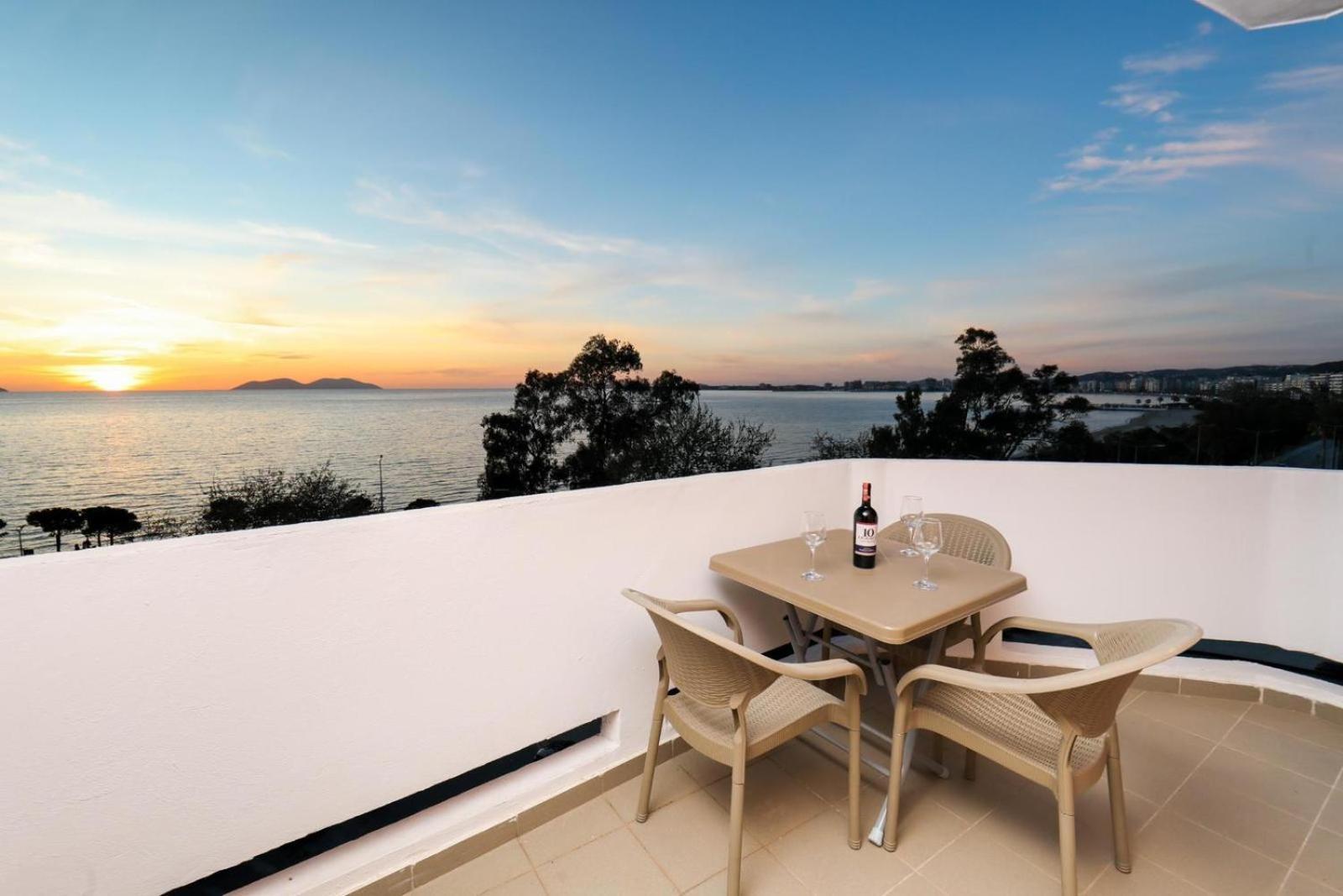 Appartamento Ej Beachfront Luxury Vlorë
