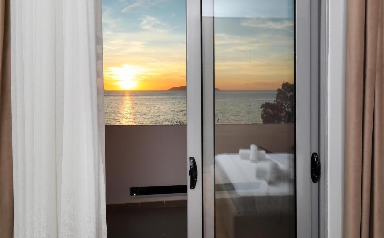 Ej Beachfront Luxury