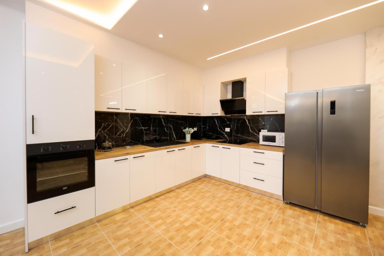Appartamento Ej Beachfront Luxury