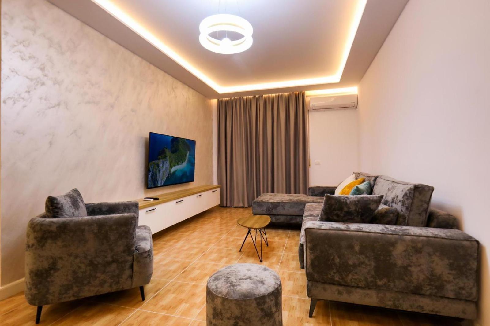 Ej Beachfront Luxury Vlorë
